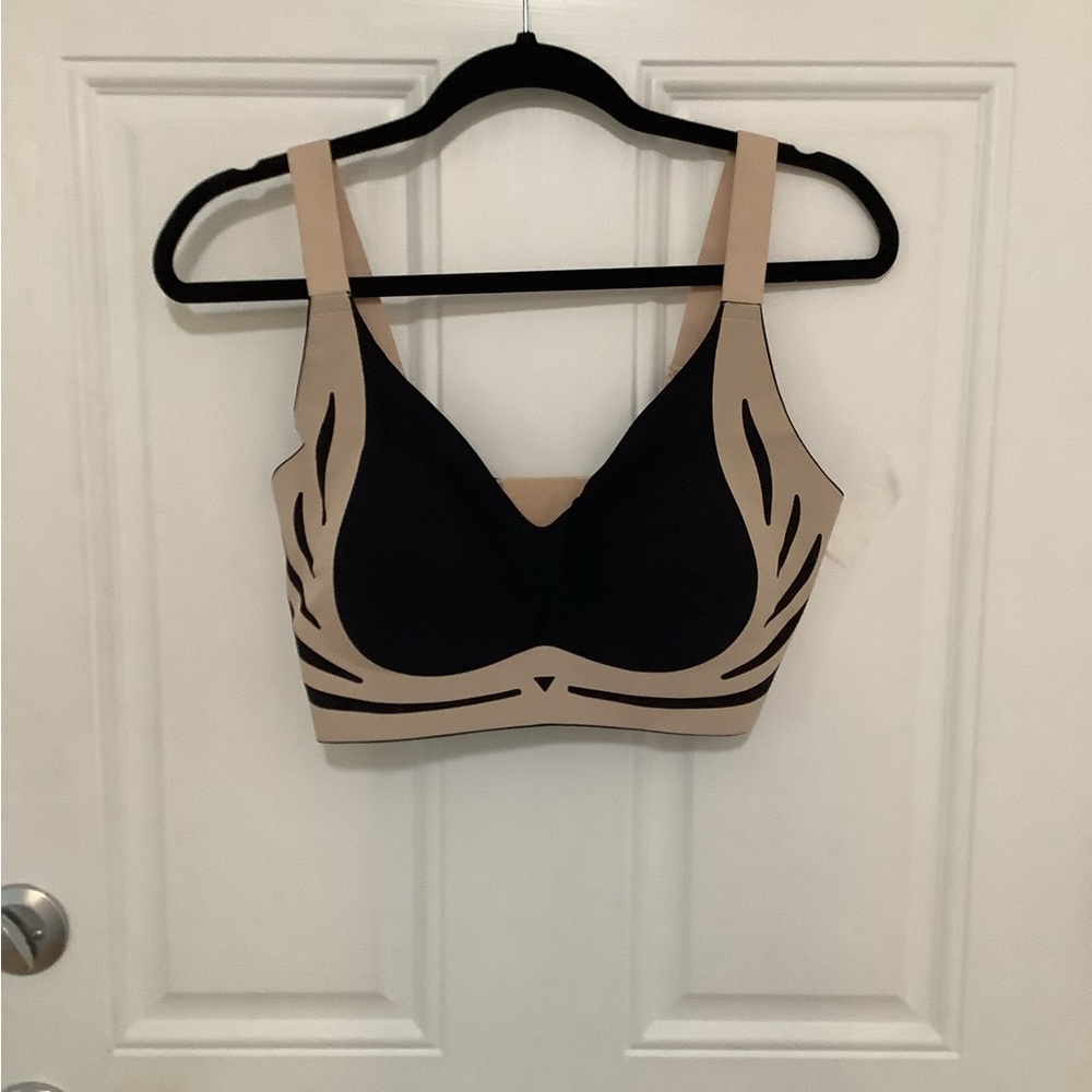 Seamless Black & Nude Wireless Support Bra